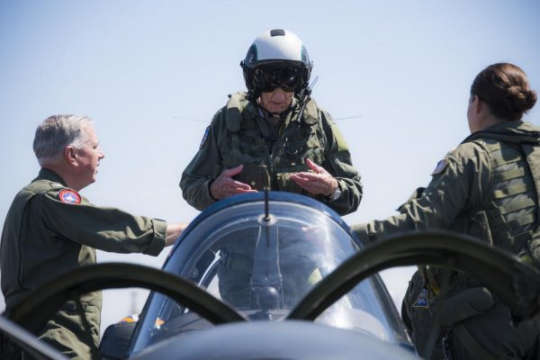 Retired Cmdr. Dean "Diz" Laird ready to pilot his 100th aircraft with the "Flying Eagles" of Strike Fighter Squadron VFA 122. He's flying a T-34C Turbomentor.